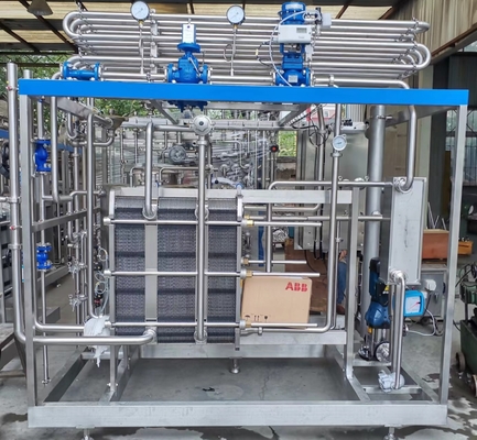 Специализированная пастеризаторная машина 500-20000L / H с ПЛК 500-20000L / H стерилизатор для яблоко / апельсиновый / кокосовой линии обработки SUS304 / 316