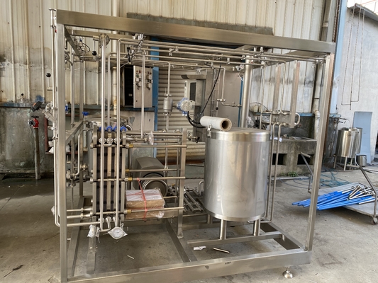 Специализированная пастеризаторная машина 500-20000L / H с ПЛК 500-20000L / H стерилизатор для яблоко / апельсиновый / кокосовой линии обработки SUS304 / 316